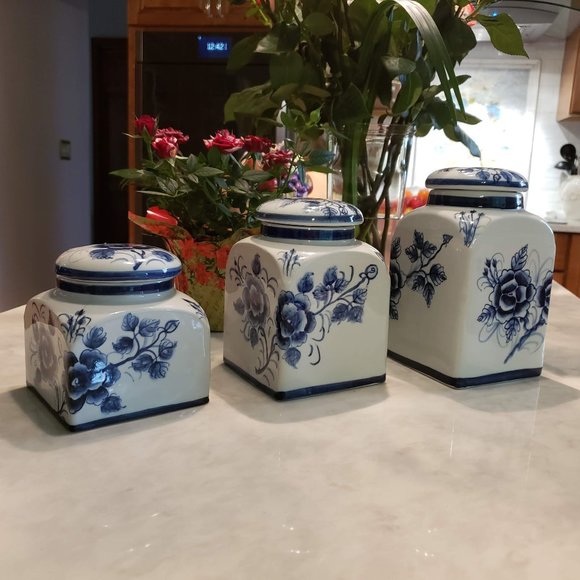 Source Unknown Kitchen Set Of Delft Style White And Royal Blue Tea